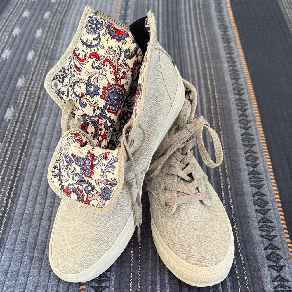 Vans Women's Grey High-Top Zip Back Sneakers size 8